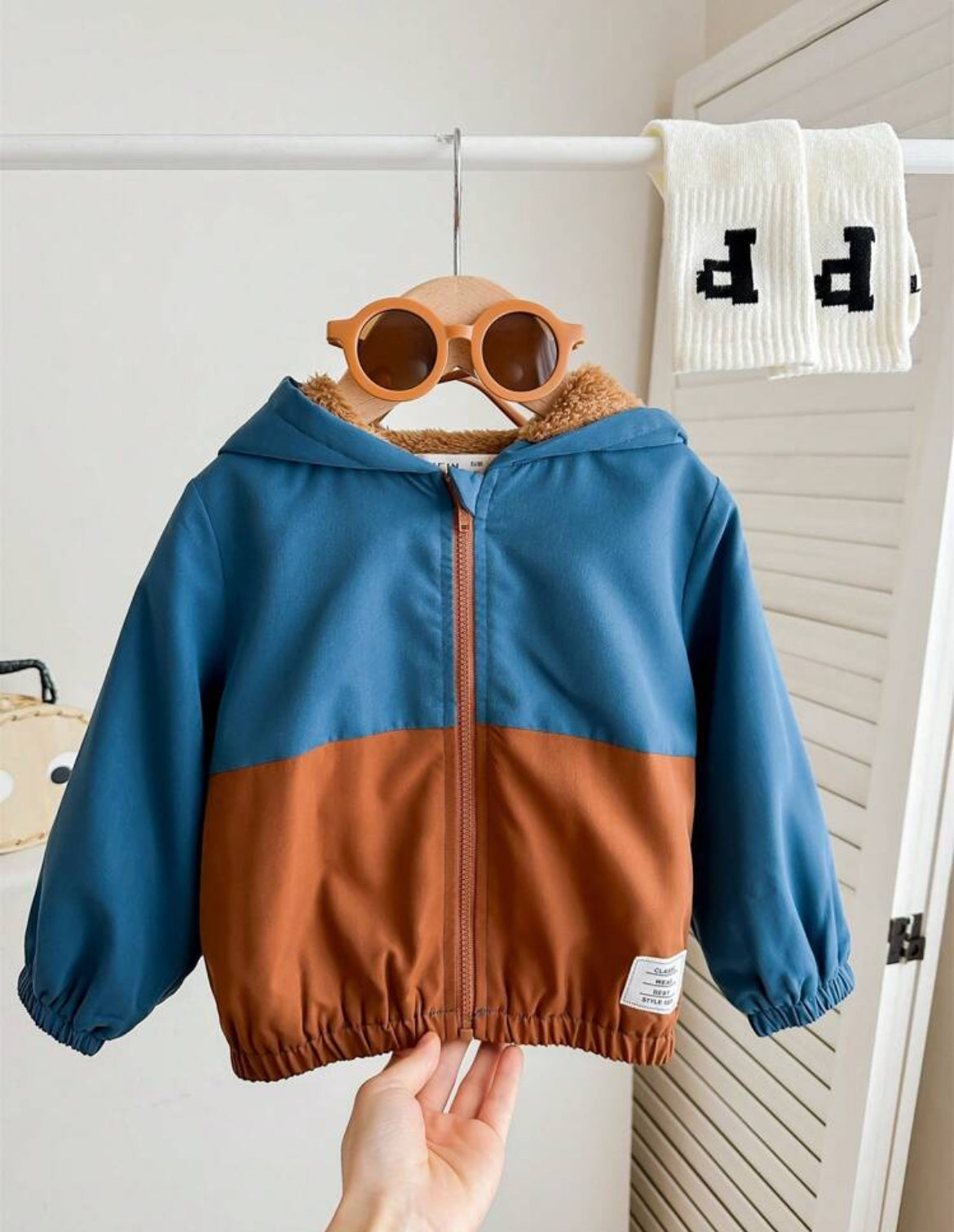 SHEIN Chaqueta con capucha con cremallera y bloque de color para niño bebé, ropa exterior informal a juego para todos los días, ropa de otoño/invierno