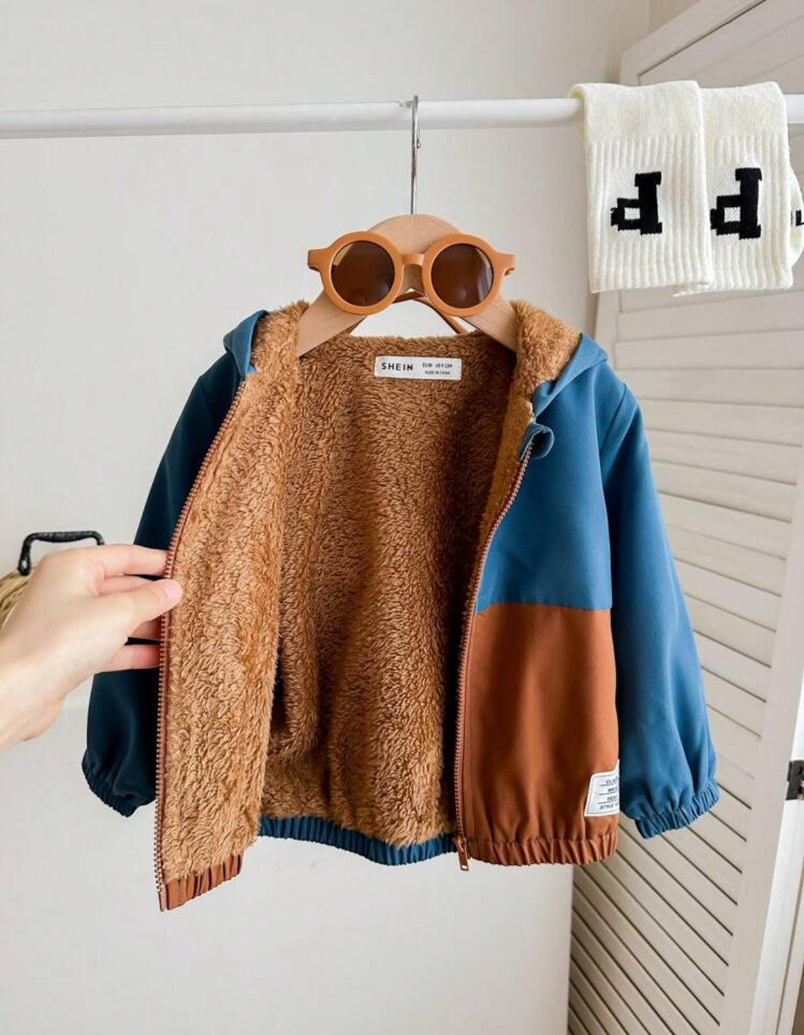 SHEIN Chaqueta con capucha con cremallera y bloque de color para niño bebé, ropa exterior informal a juego para todos los días, ropa de otoño/invierno