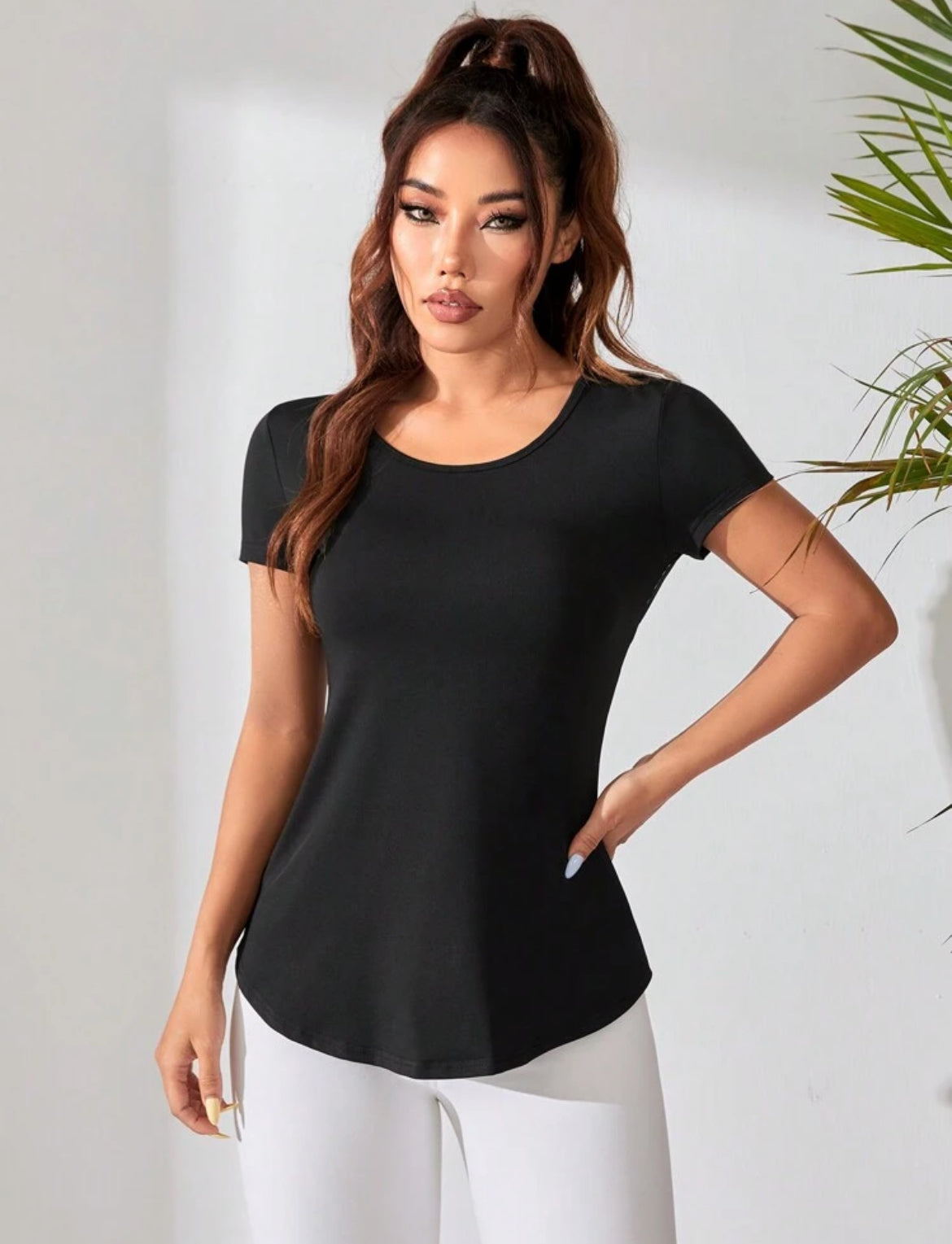 SHEIN Sport Studio Camiseta deportiva de cuello redondo negra con manga corta, diseño de contraste de malla y abertura en la espalda, top para gimnasio